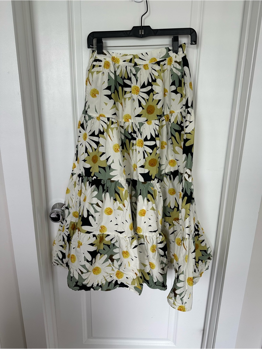 White Floral Tiered Midi Skirt with Yellow Daisies Sz M